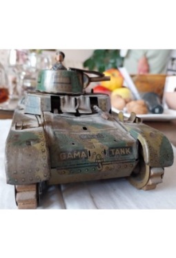  Original tin toy figures from the 1930s and 1940s